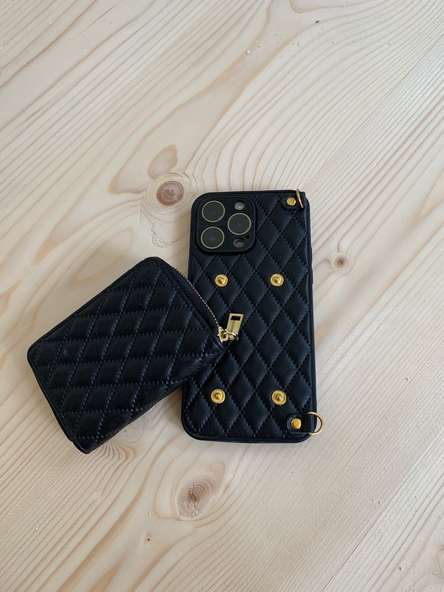 "Bee" - iPhone Crossbody Schutzhülle