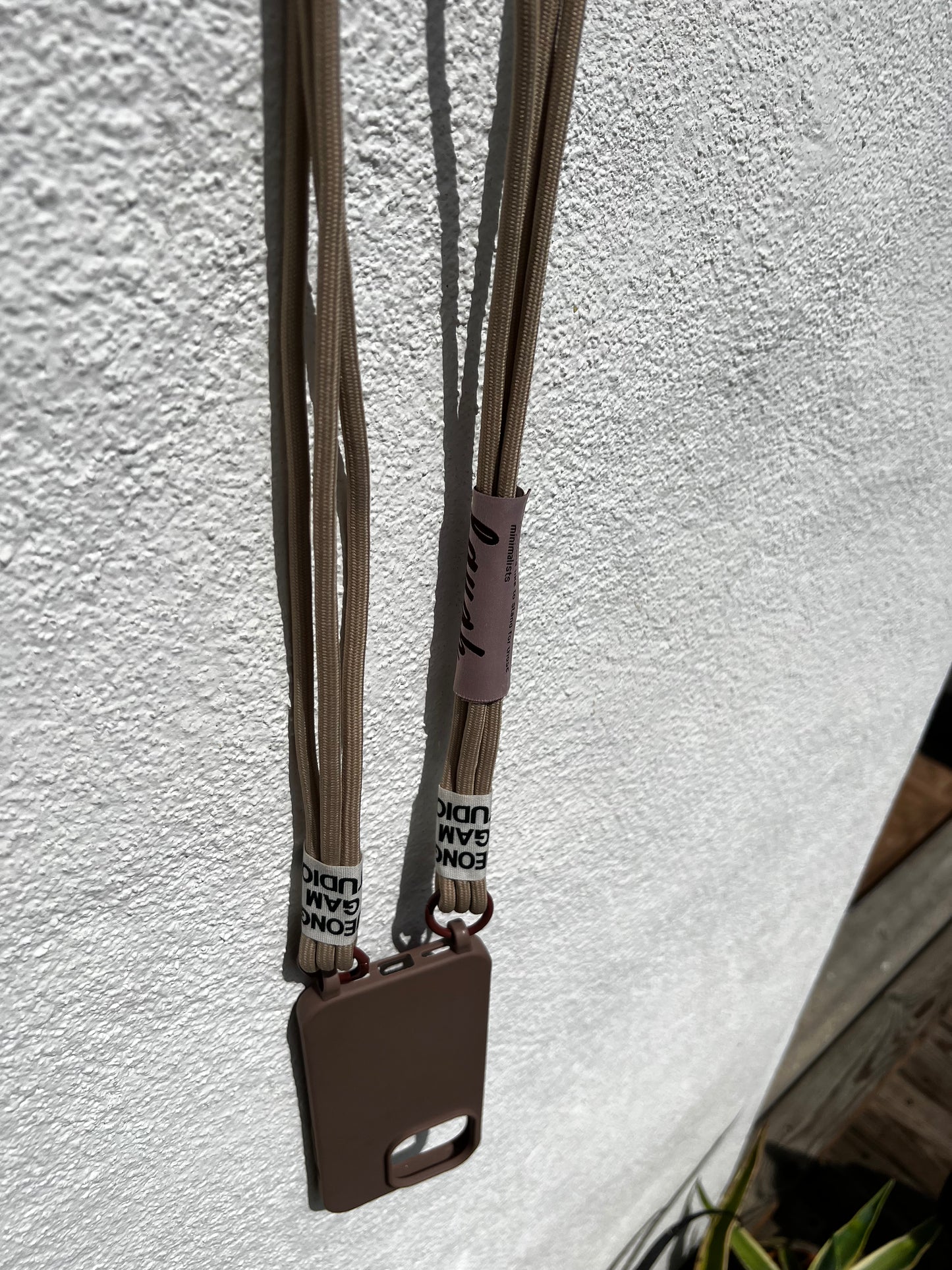 "Indy" - iPhone Crossbody Schutzhülle