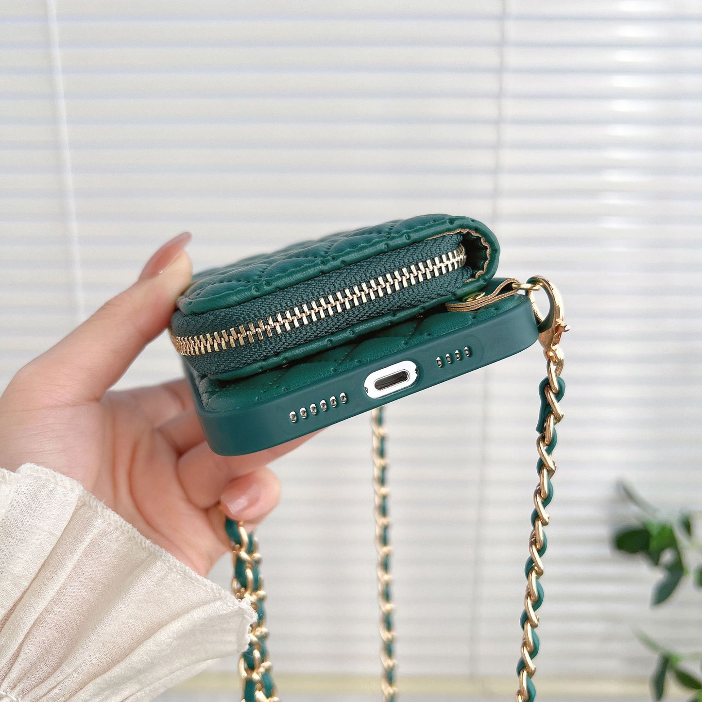"Bee" - iPhone Crossbody Schutzhülle